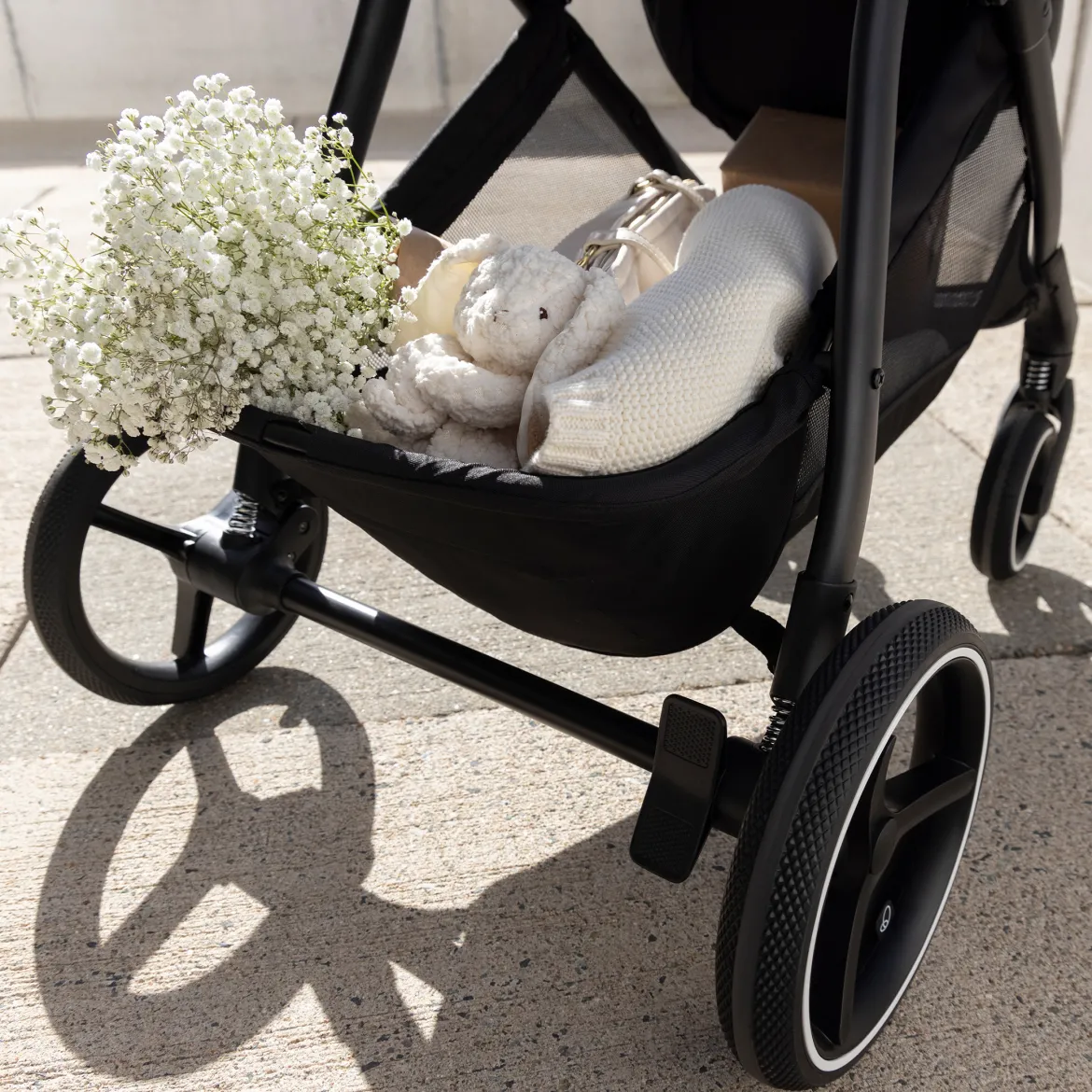 Evenflo Shyft Intuiti+ Travel System featuring Revolve180 LiteMax NXT with SensorySoothe