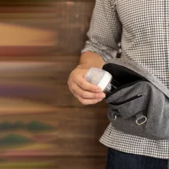 2-in-1 Carrier & Hip Seat