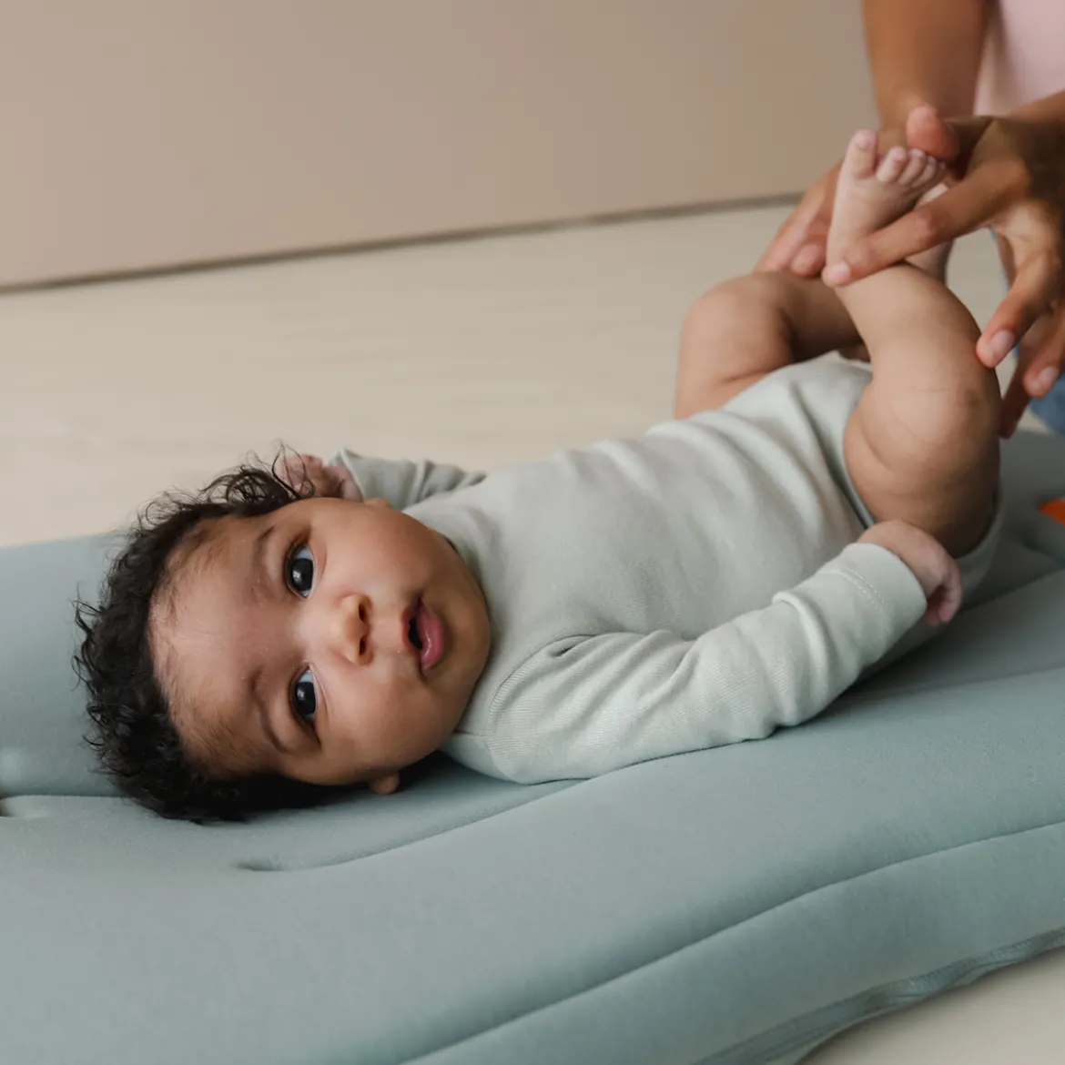 Infant Lounger Curve