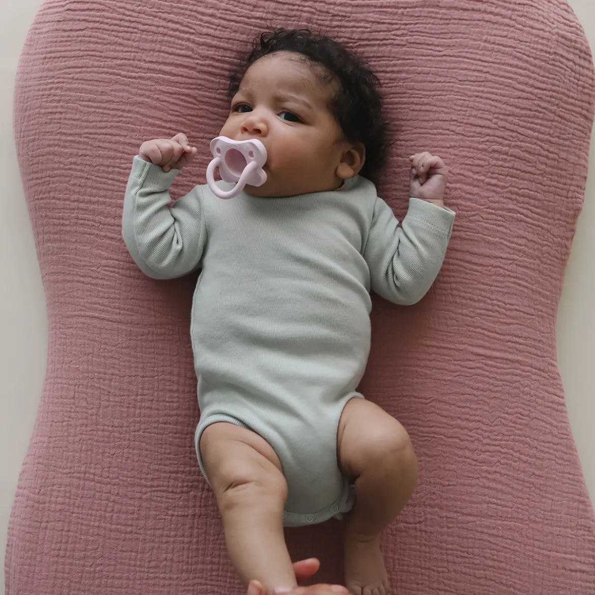 Infant Lounger Curve Muslin Cover