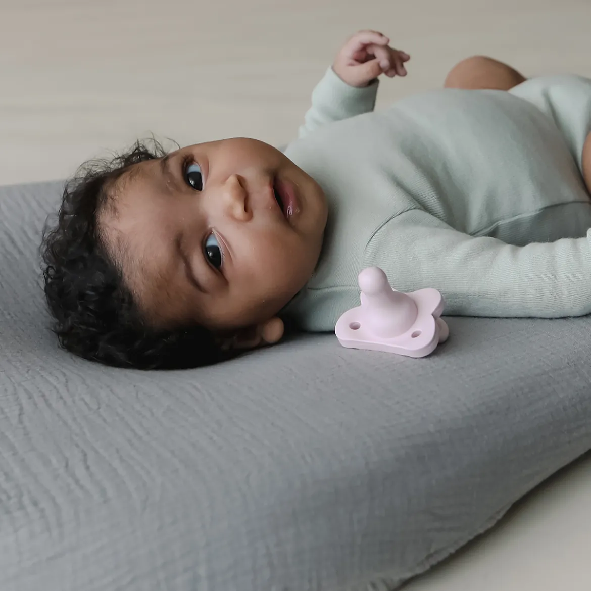 Infant Lounger Curve Muslin Cover
