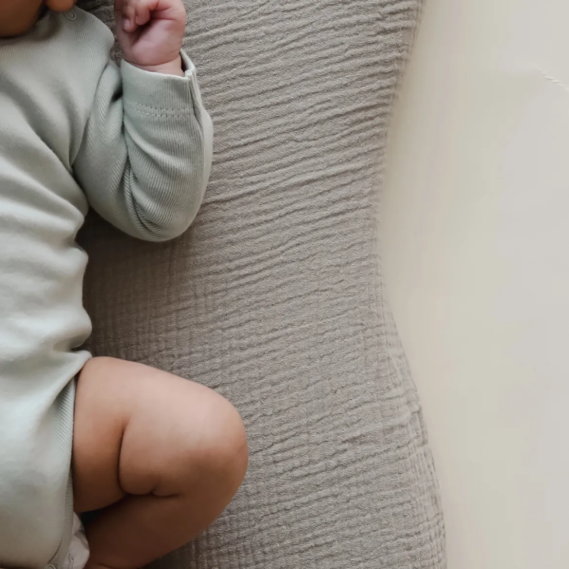 Infant Lounger Curve Muslin Cover