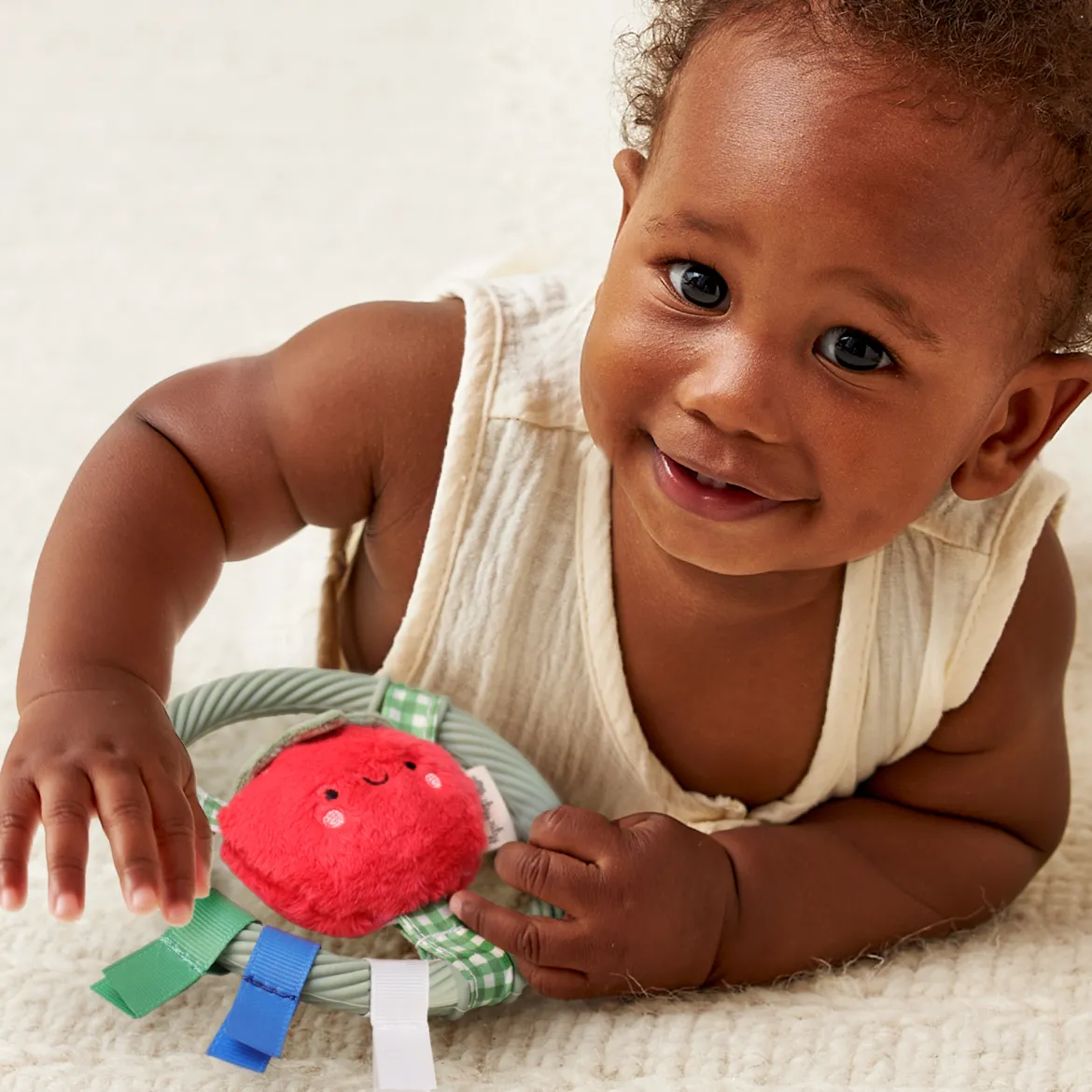 Itzy Ring Teether Pal Bear