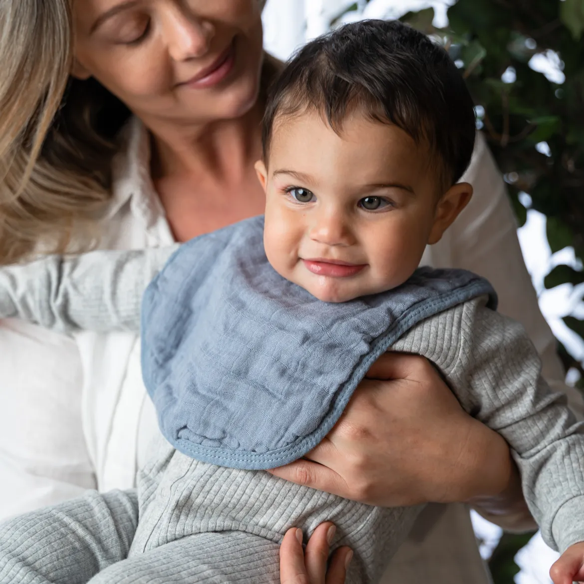 Muslin Bibs with Adjustable Snaps (8 Pack)