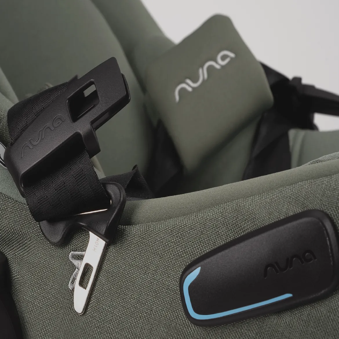 Nuna x Babylist PIPA aire rx & PIPA RELX base