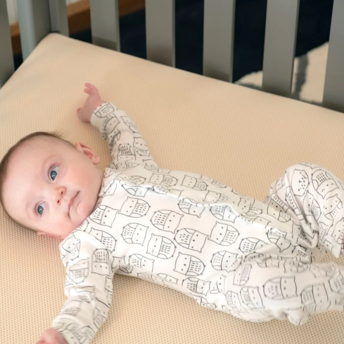 Organic Breathable Baby Crib & Toddler Mattress - Lightweight 2 Stage