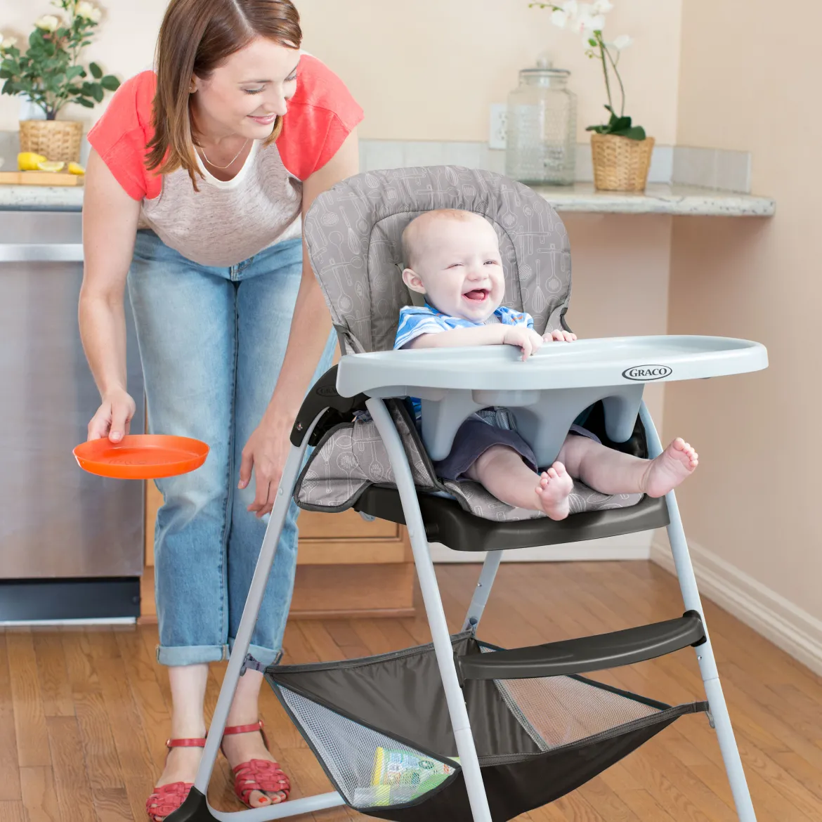 Slim Snacker Highchair