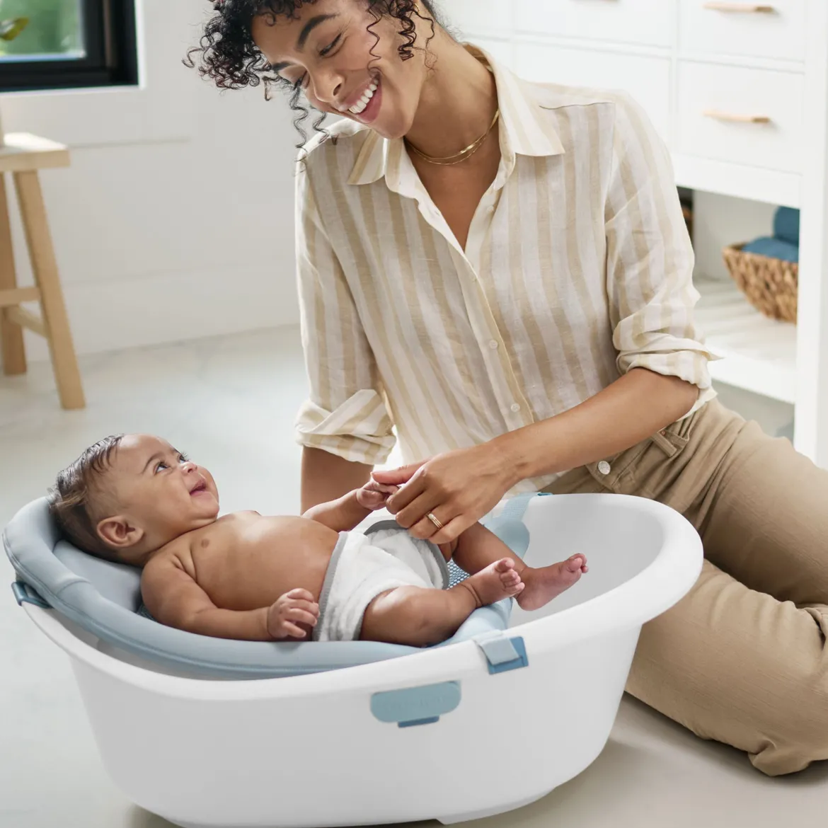 Wave 4-in-1 Baby Bath Tub